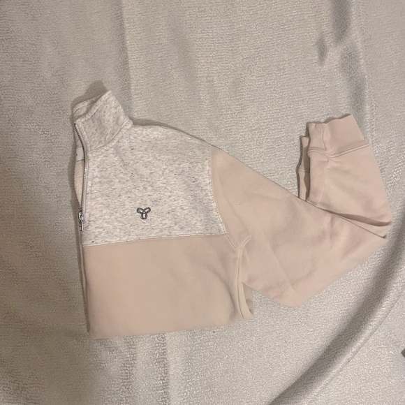 TNA quarter zip - Picture 2 of 2